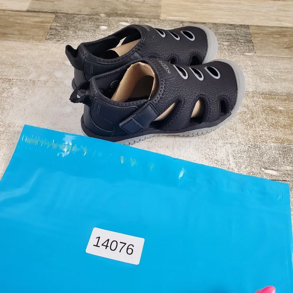Keen Stingray Kids Water Sandals Sz 1 Black Drizzle Closed Toe Hook & Loop